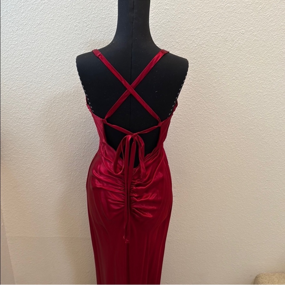 Zum Zum by Niki Livas Vibrant Red Party Gown - Picture 3 of 10